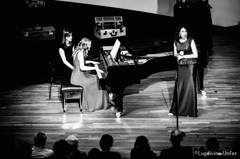 B&W-OnStage-DuoRosa-CD-release-Philharmonie-Luxembourg-19112016-by-Lugdivine-Unfer-38.jpg