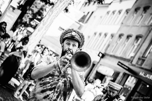 B&W-1-MisterWilsonsSecondLiners-PlacedArmes-RUK2018-Luxembourg-by-LugdivineUnfer-39