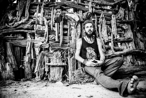 B&amp;W-BinghiJeh-Photoshoot-Hippybar-KoPhayam-Thailand-022020-by-LugdivineUnfer-86