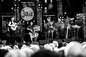 LuciaDeCarvalho-B&amp;W-AuGresDuJazz-LaPetitePierre-2022-by-LugdivineUnfer-44