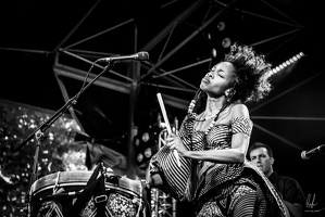 LuciaDeCarvalho-B&amp;W-AuGresDuJazz-LaPetitePierre-2022-by-LugdivineUnfer-301