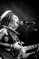 FatoumataDiawara-B&amp;W-AuGresDuJazz-LaPetitePierre-2022-by-LugdivineUnfer-225