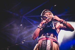 FatoumataDiawara-colors-AuGresDuJazz-LaPetitePierre-2022-by-LugdivineUnfer-218