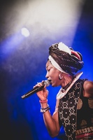 FatoumataDiawara-colors-AuGresDuJazz-LaPetitePierre-2022-by-LugdivineUnfer-226