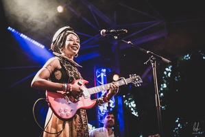 FatoumataDiawara-colors-AuGresDuJazz-LaPetitePierre-2022-by-LugdivineUnfer-238