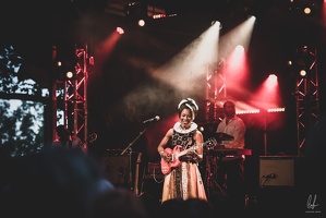 FatoumataDiawara-colors-AuGresDuJazz-LaPetitePierre-2022-by-LugdivineUnfer-263