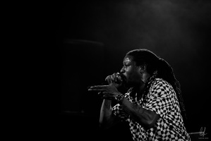 DaddyMory-B&amp;W-FrenchReggaeParty-Casino-Amnéville-FR-25022023-byLugdivineUnfer-75